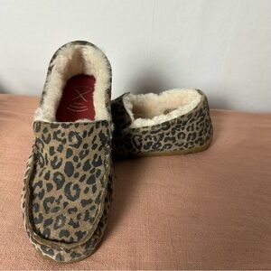 Twisted X Leopard Print Moccasins with Fur Lining